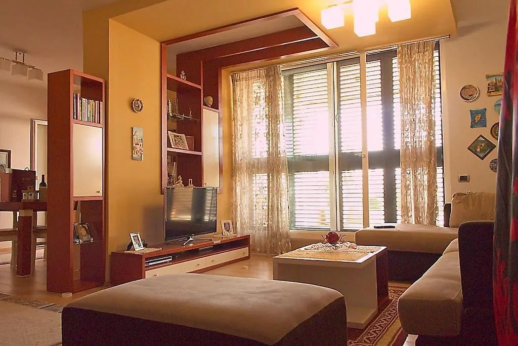 Hari & Tea'S Apartment Near Grand Park Of Tirana