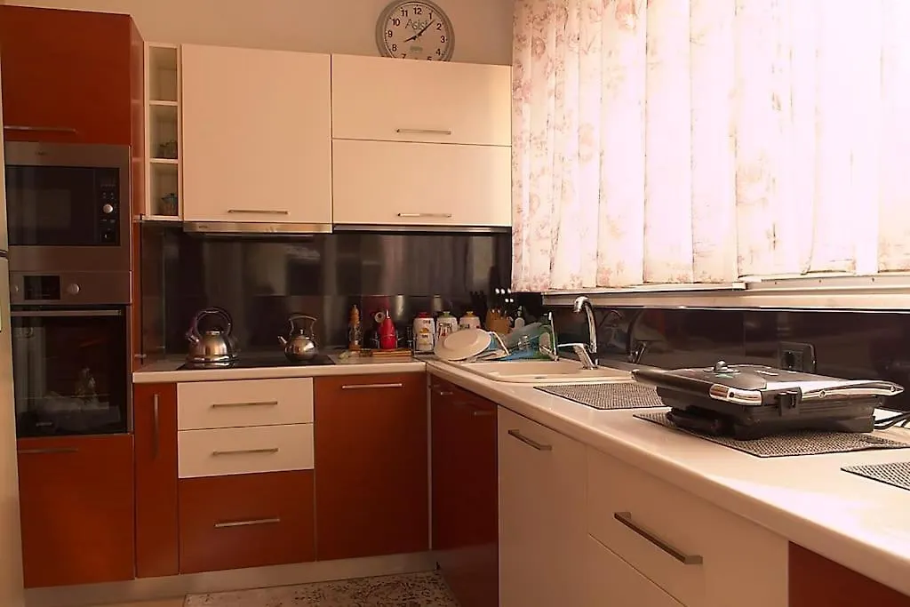 Hari & Tea'S Apartment Near Grand Park Of Tirana 0*,  Albania